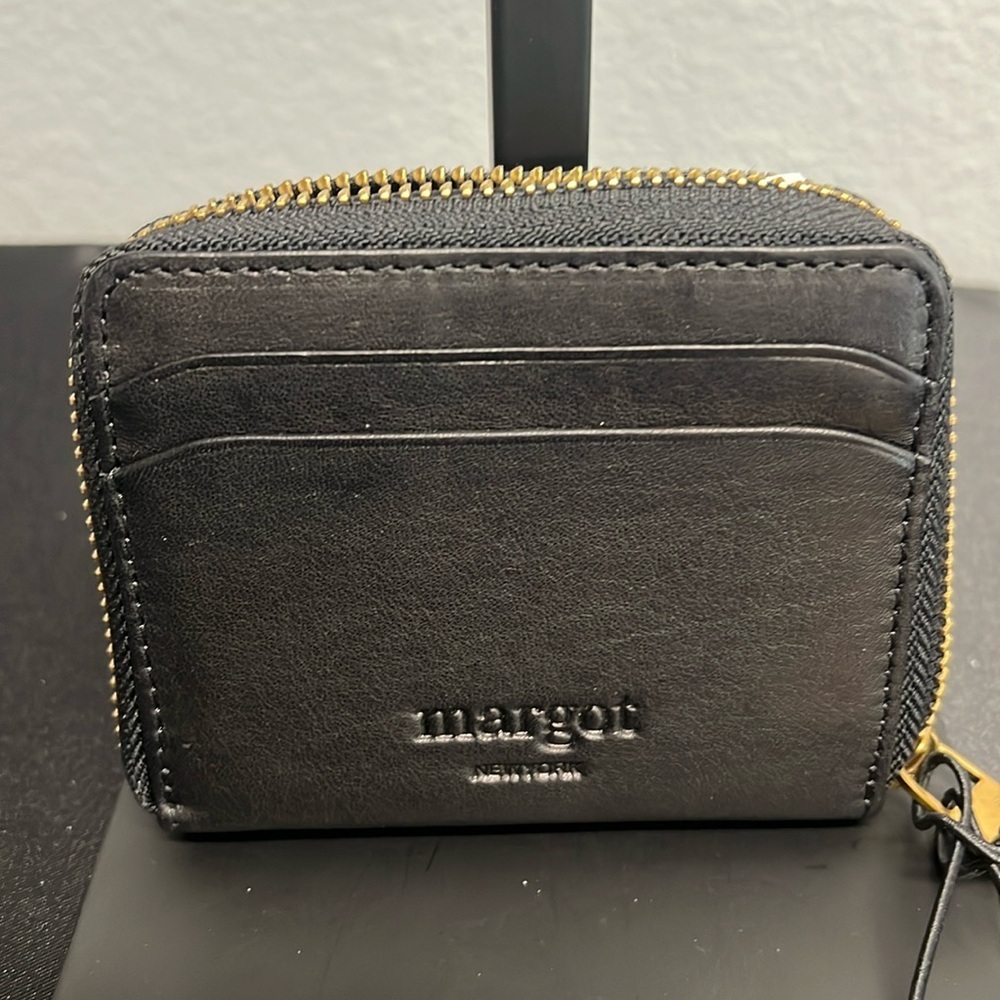 Margot New York | “Dana” Small Zip Around Leather Wallet - Picture 3 of 9